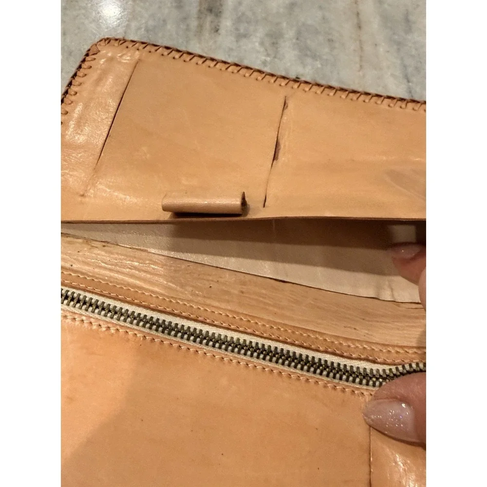 Vtg Womens Mexican Artisan Hand Tooled Brown Leather Floral Wallet
